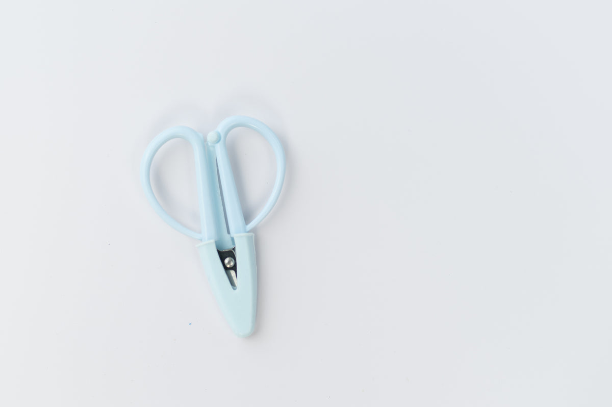 The Tiny Traveler Scissors